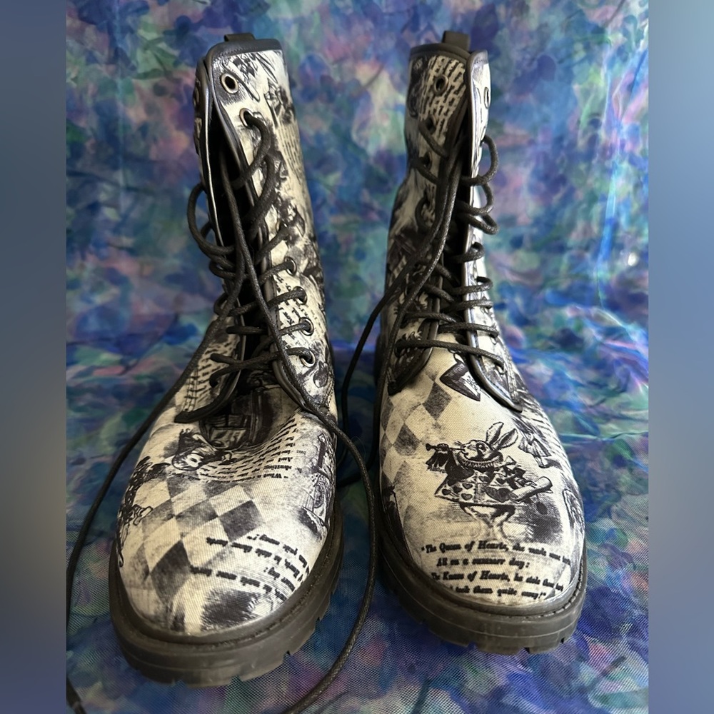 Hot Topic Alice in Wonderland boots